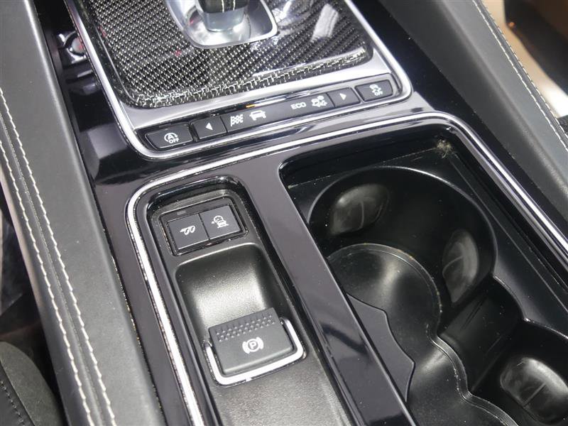 Used 2019 Jaguar F-PACE SVR image 39