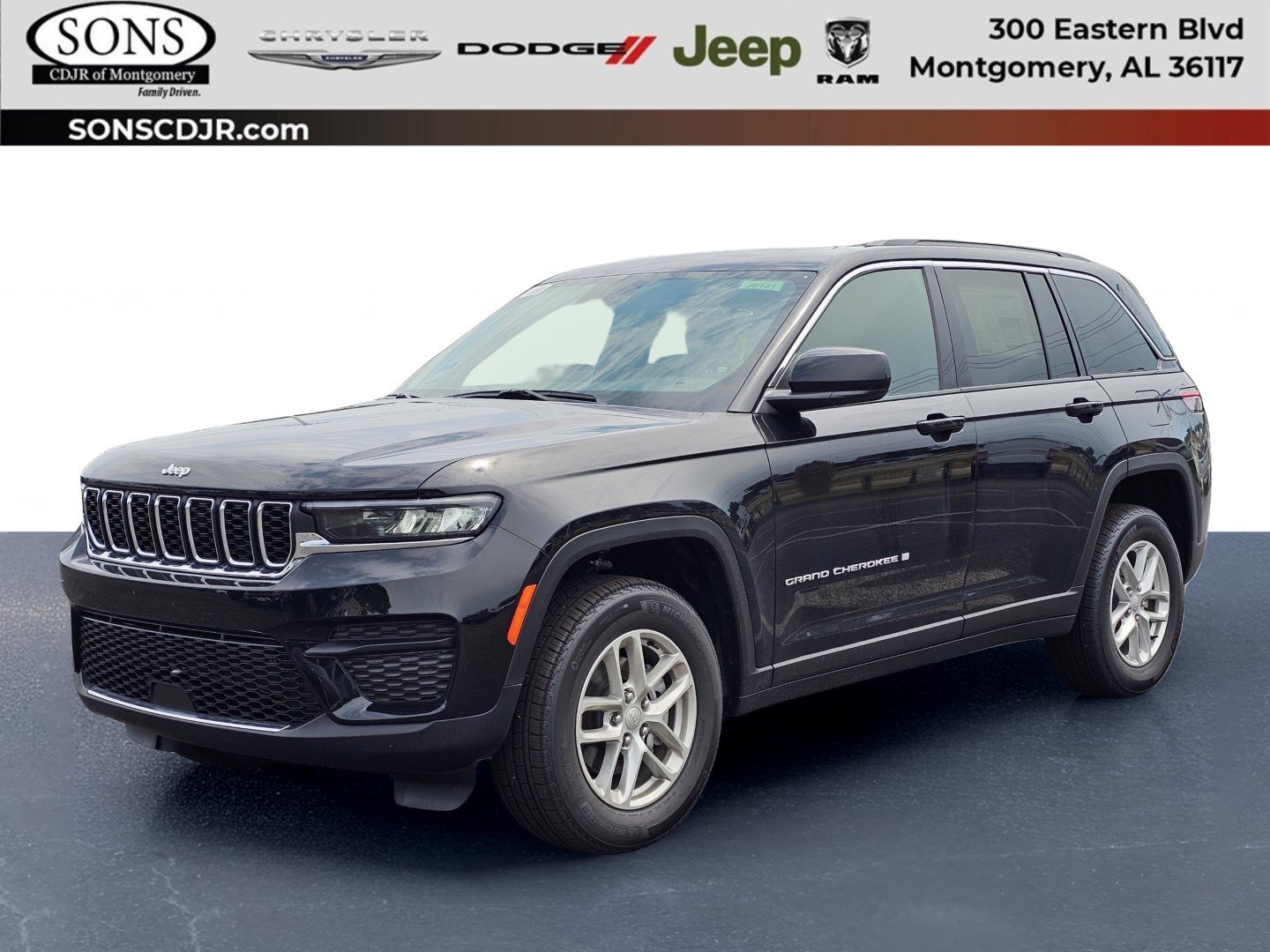New 2026 Jeep Grand Cherokee Laredo X RWD image 1