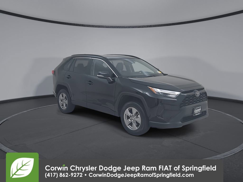 Used 2025 Toyota RAV4 XLE image 3
