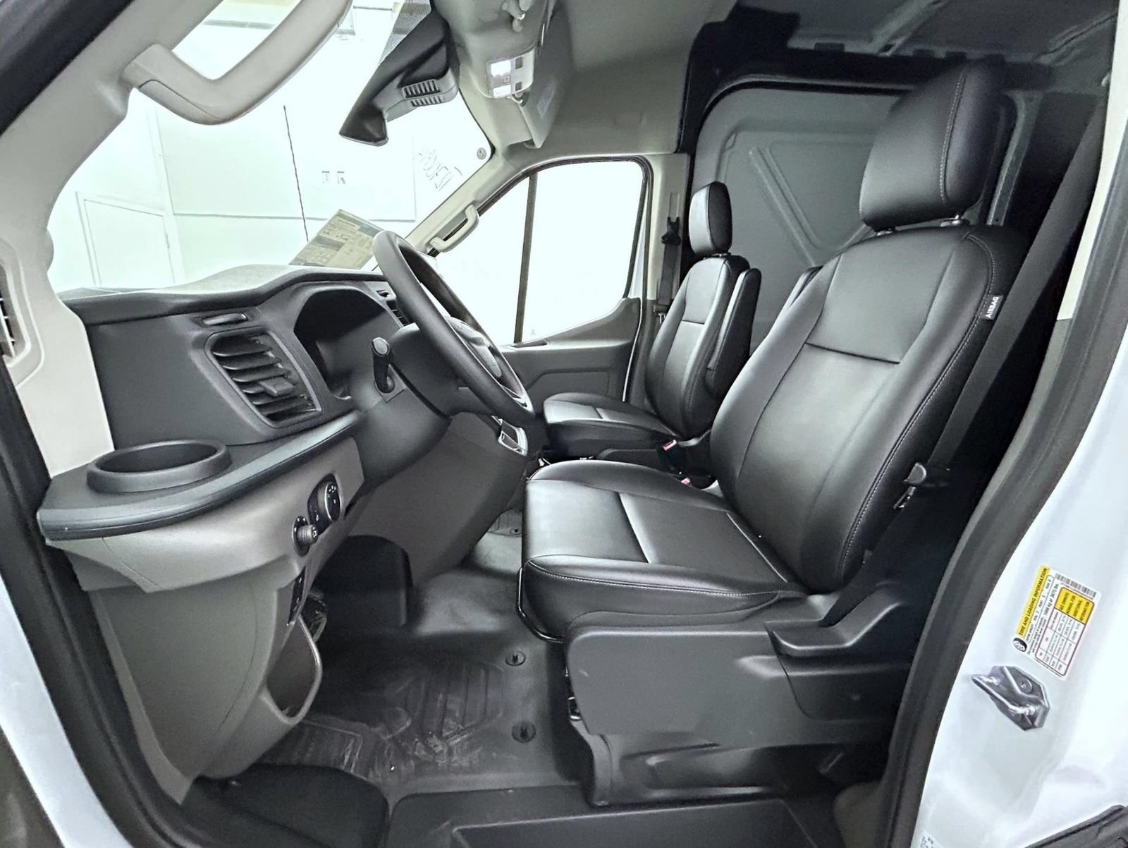 New 2027 Ford Transit 250 148 Medium Roof w/ Load Area Protection Package RWD image 10