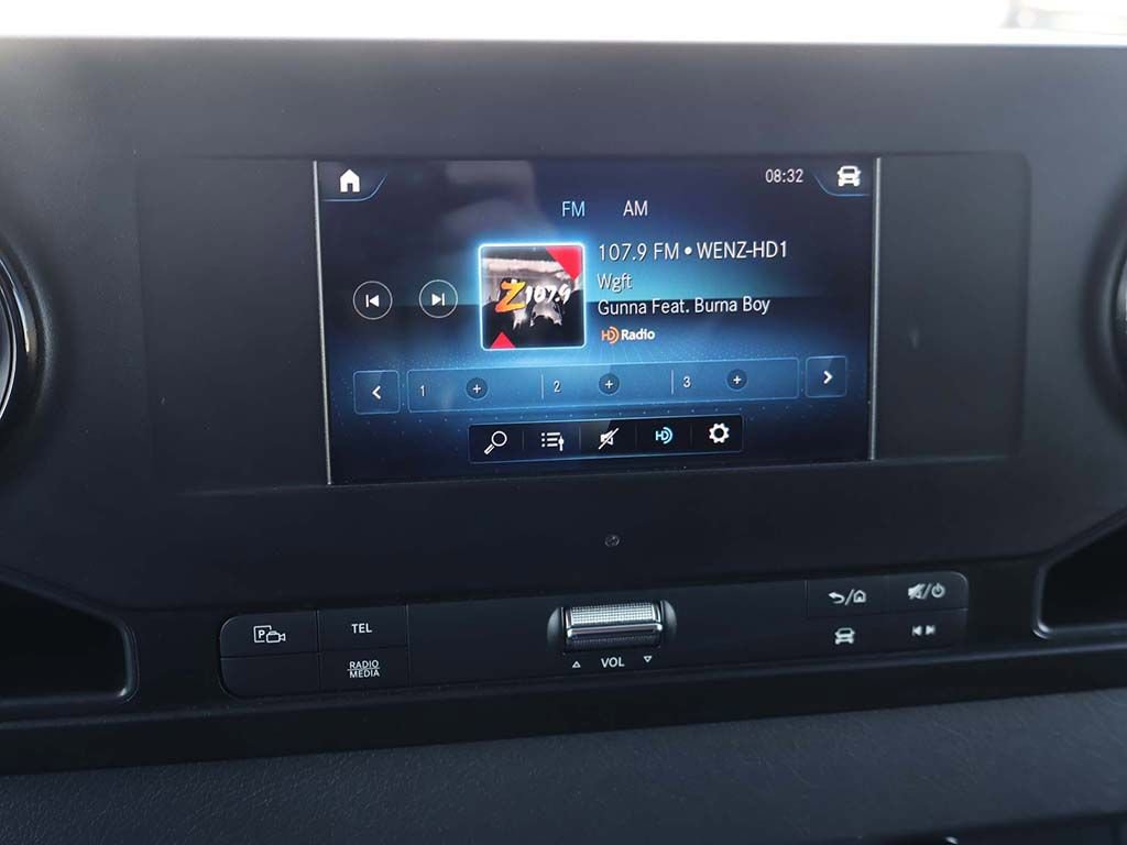 Used 2024 Mercedes-Benz Sprinter 2500 image 34