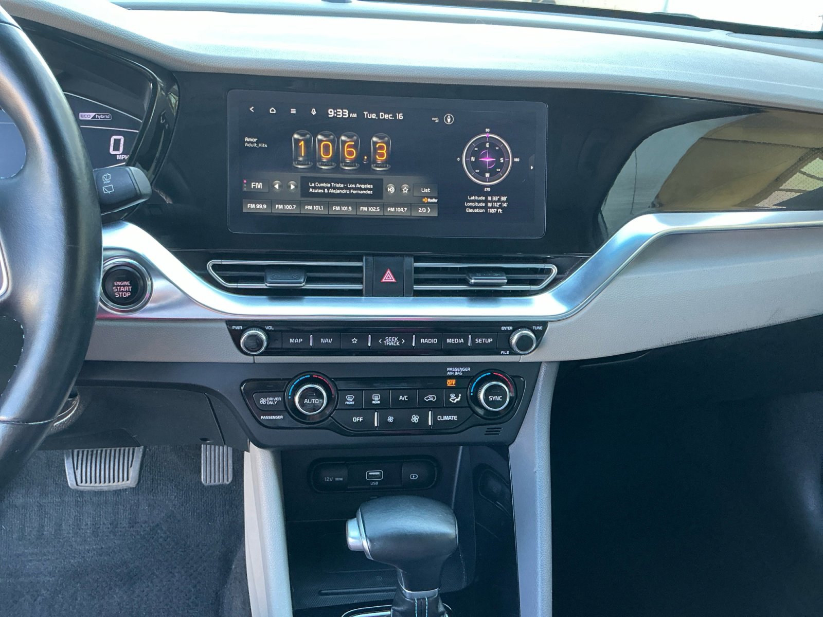 Used 2022 Kia Niro EX Premium image 12