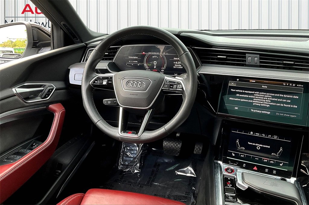 Used 2022 Audi e-tron S Premium Plus w/ 21" Black Optic Package image 8