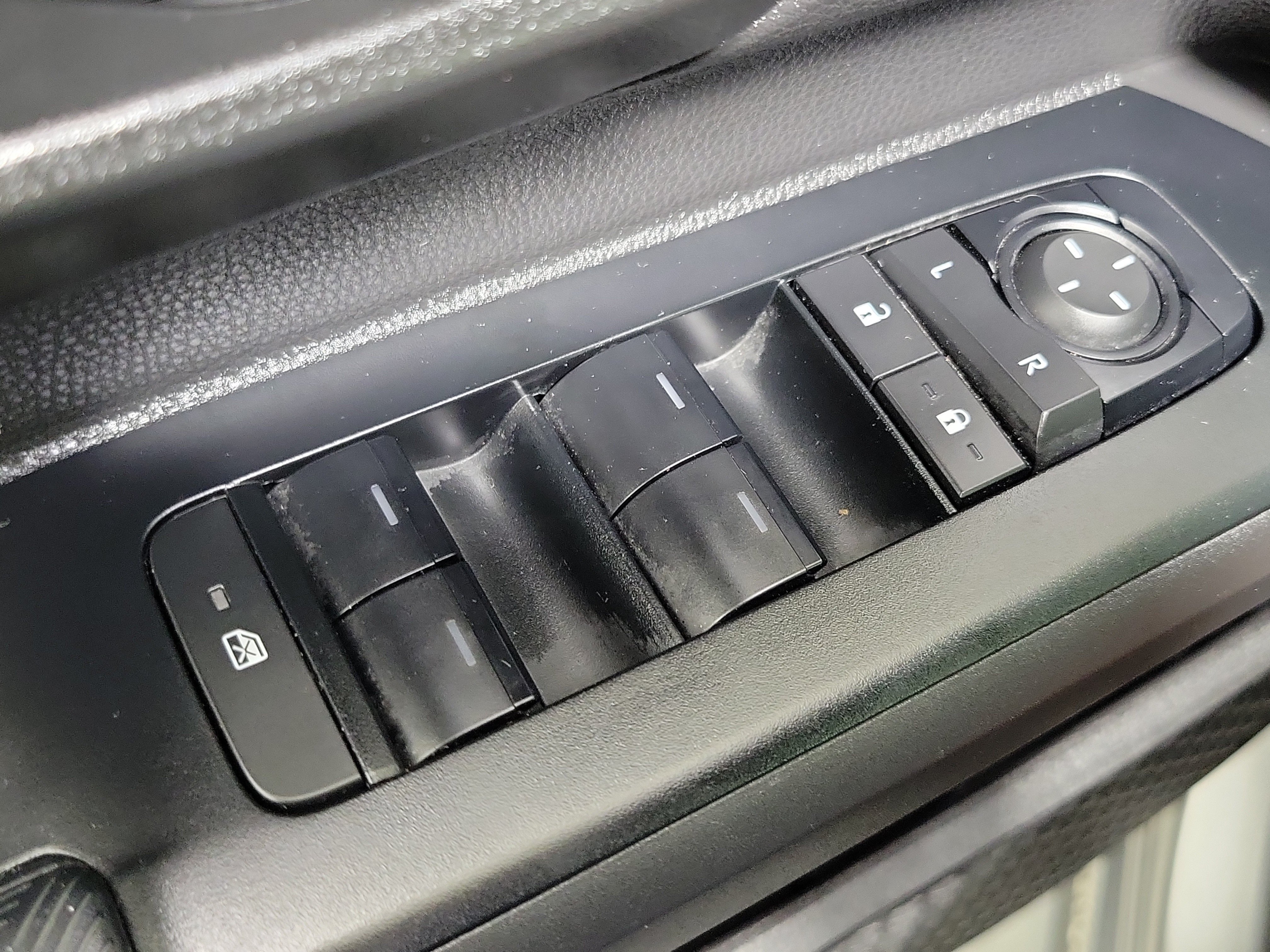 Certified 2025 Toyota Tacoma SR5 AWD/4WD image 20