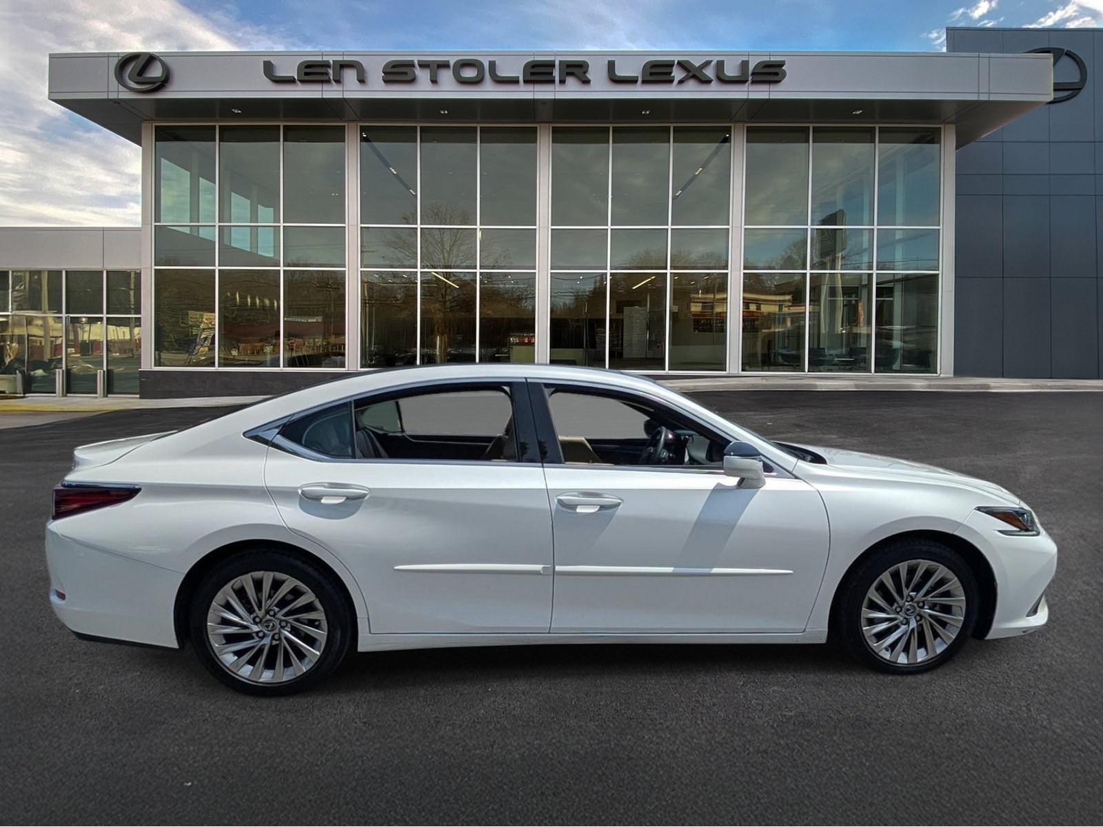 Certified 2020 Lexus ES 350 w/ Accessory Package 2 FWD image 2