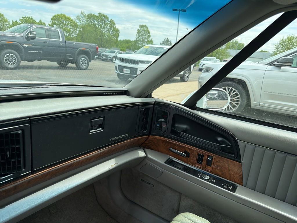 Used 1993 Buick Park Avenue FWD image 14