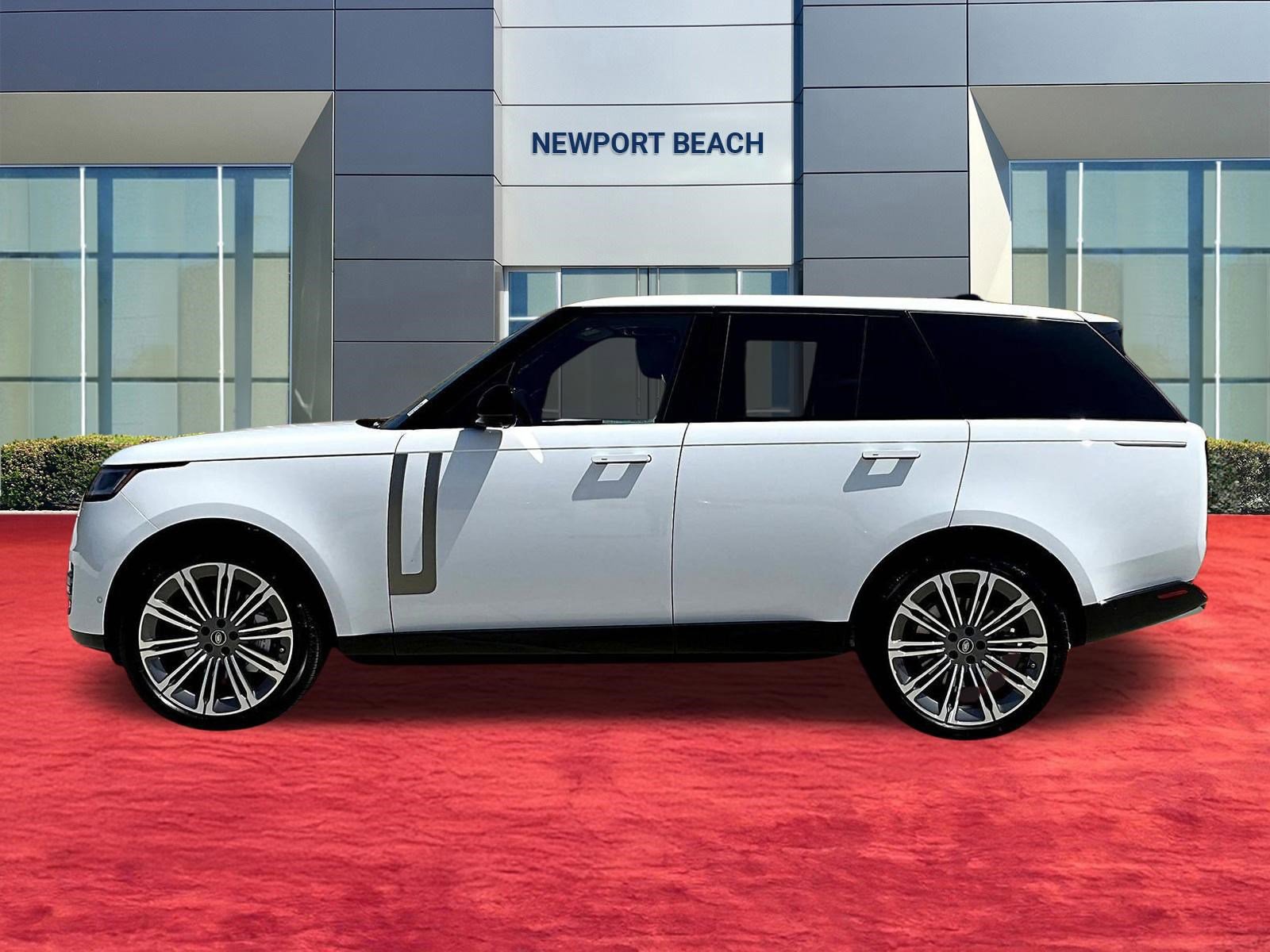 New 2025 Land Rover Range Rover SE image 2