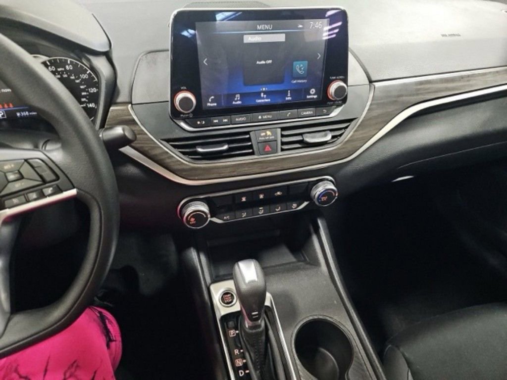 Used 2025 Nissan Altima 2.5 SV image 12