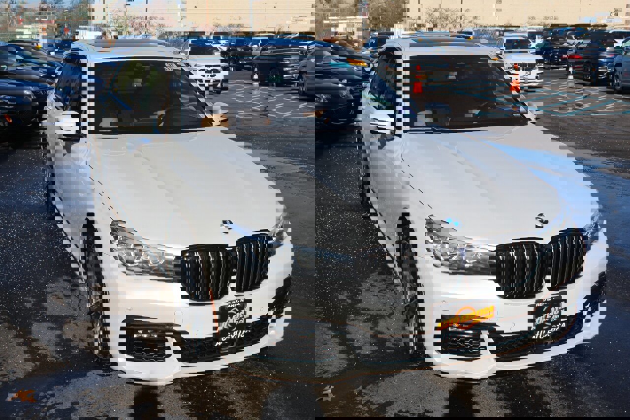 Used 2019 BMW 740i w/ Executive Package image 40
