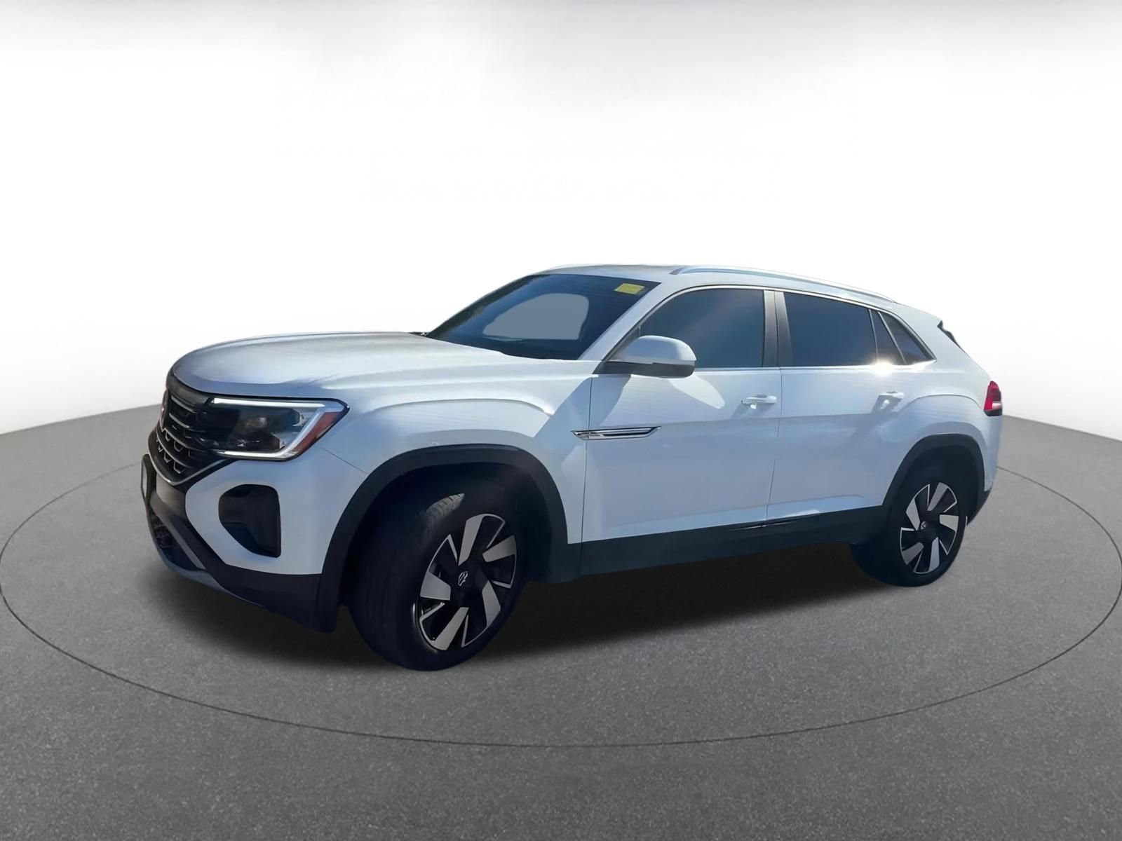 Used 2025 Volkswagen Atlas Cross Sport SE image 8