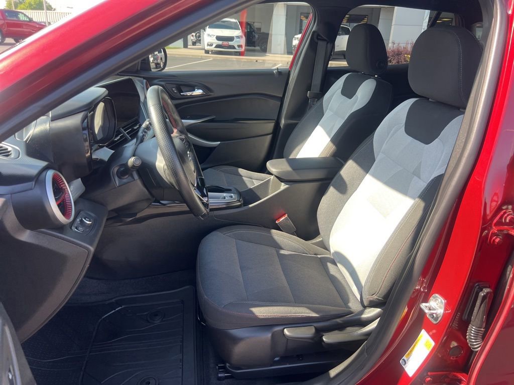 Used 2024 Chevrolet Trax RS w/ Driver Confidence Package FWD image 26