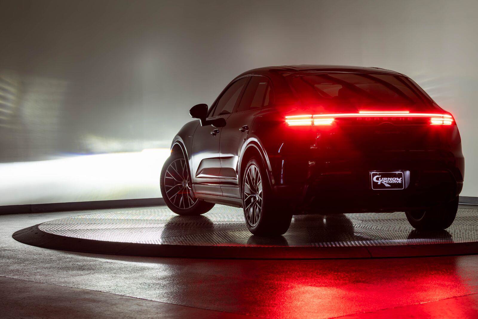 Used 2025 Porsche Macan 4S Electric AWD/4WD image 22
