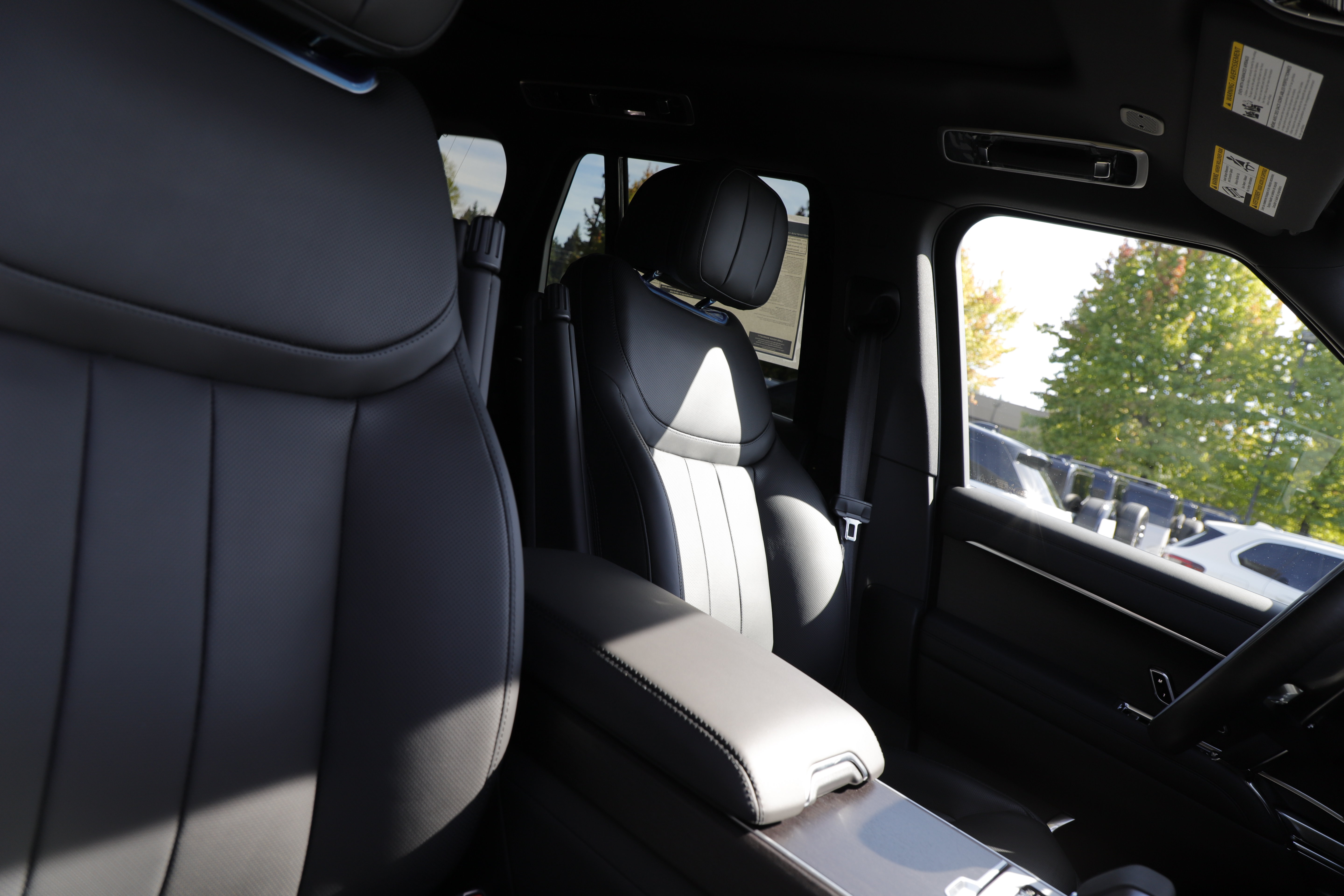 New 2026 Land Rover Range Rover SE AWD/4WD image 10