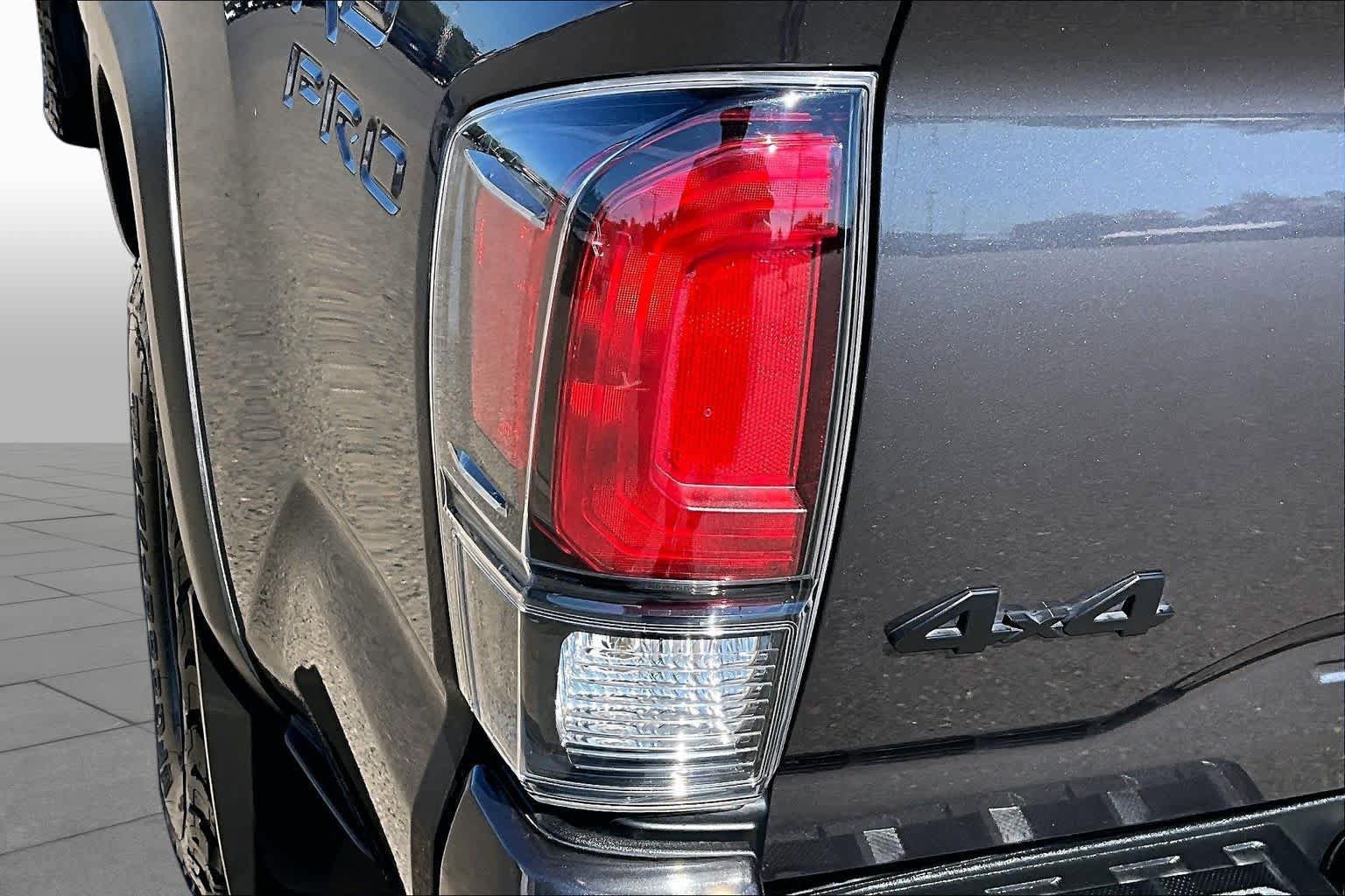 Certified 2022 Toyota Tacoma TRD Pro AWD/4WD image 28