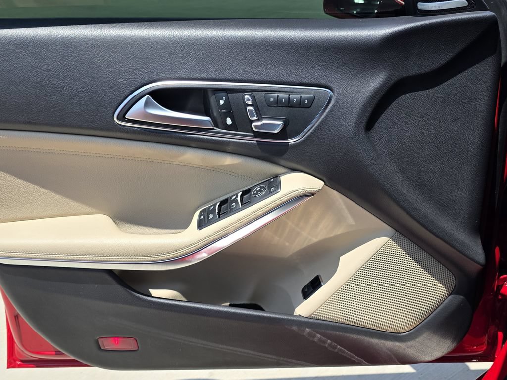 Used 2017 Mercedes-Benz CLA 250 4MATIC image 17