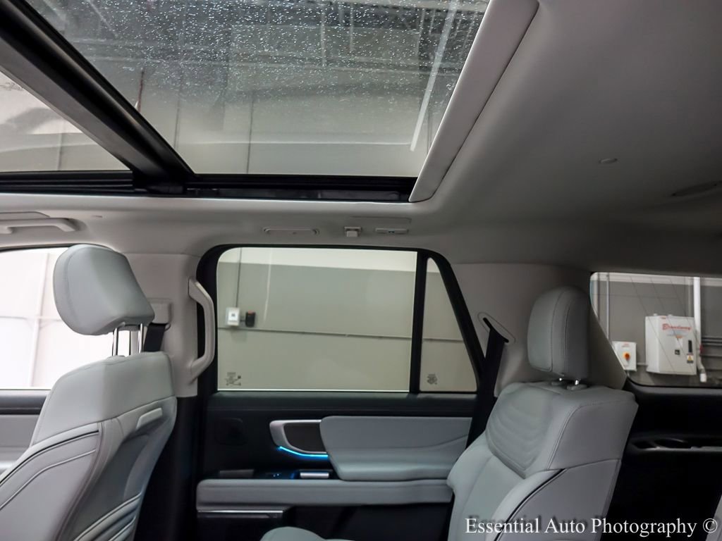 Used 2025 Ford Expedition Platinum w/ Platinum Ultimate Package image 13