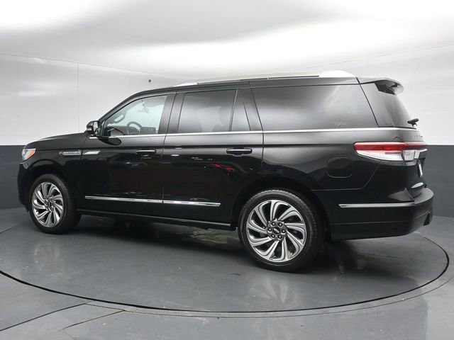 Certified 2023 Lincoln Navigator Reserve AWD/4WD image 5