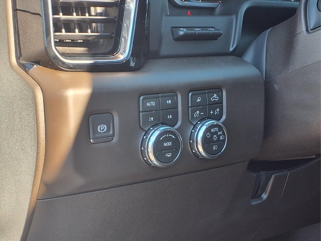 New 2026 GMC Sierra 2500 Denali w/ Denali Reserve Package AWD/4WD image 14
