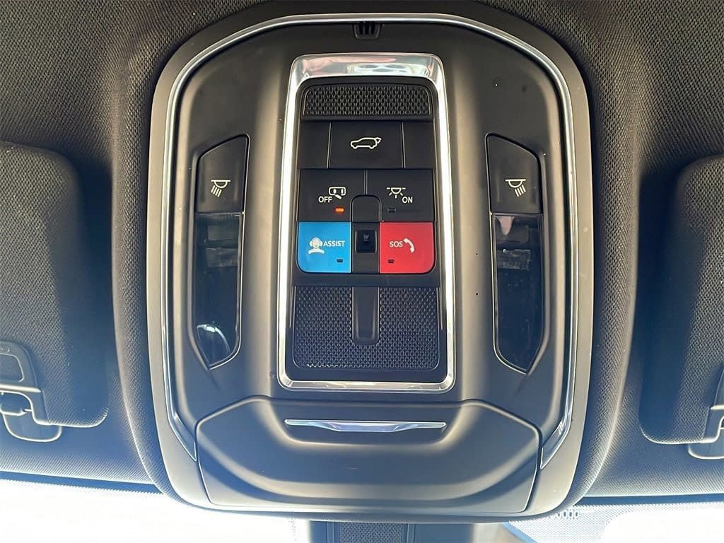 Used 2023 Jeep Grand Cherokee Altitude image 31