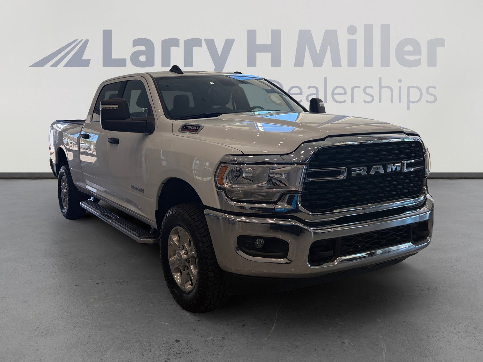 Used 2024 RAM 2500 Big Horn AWD/4WD image 7