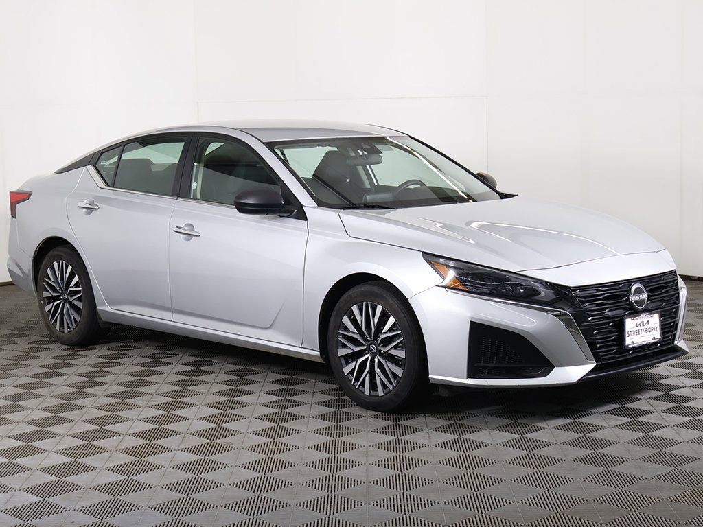 Used 2024 Nissan Altima 2.5 SV image 42