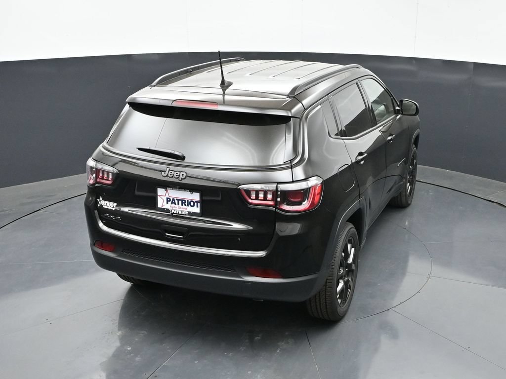 New 2026 Jeep Compass Latitude AWD/4WD image 32