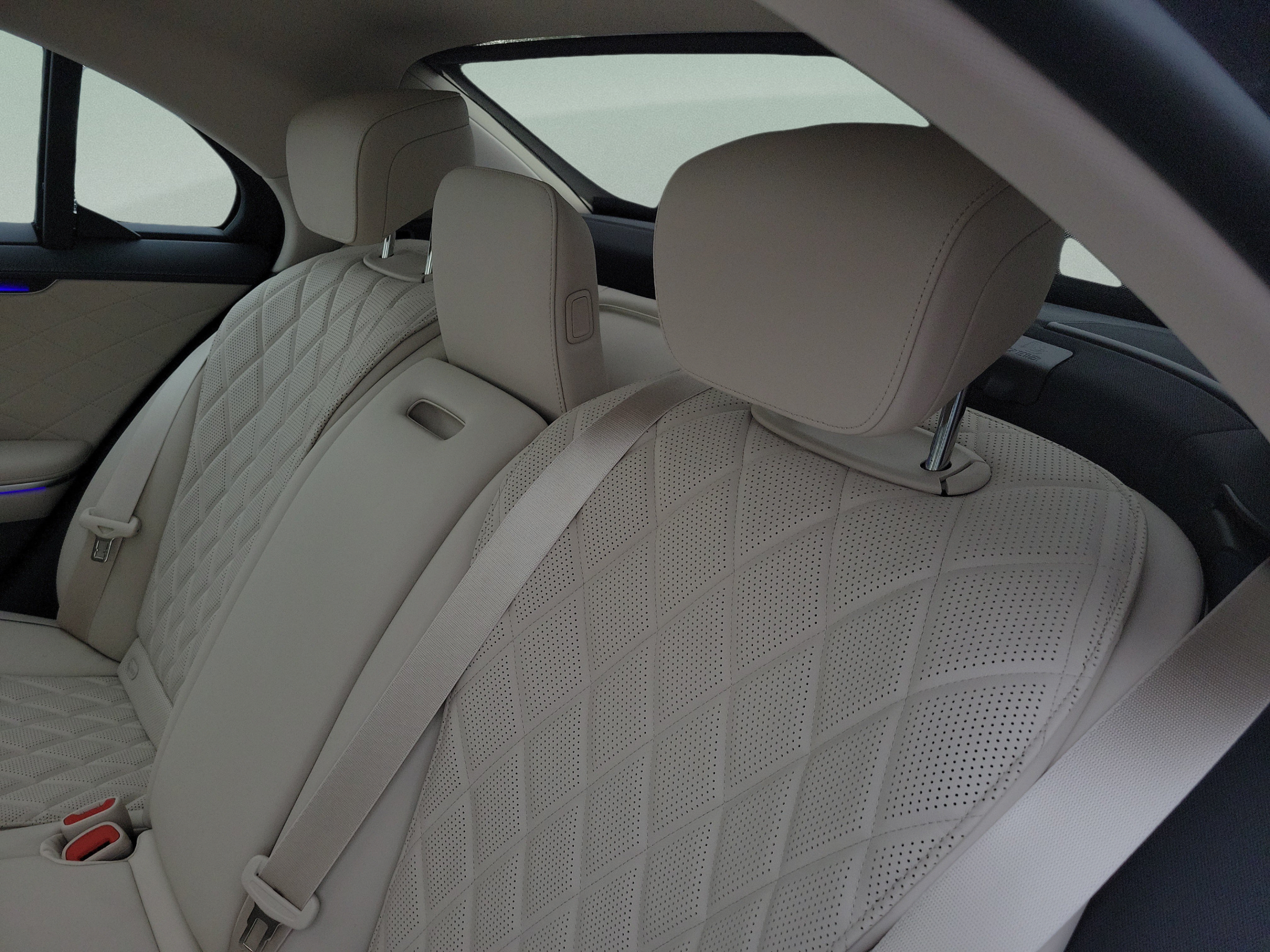New 2026 Mercedes-Benz S 580e 4MATIC Sedan image 9