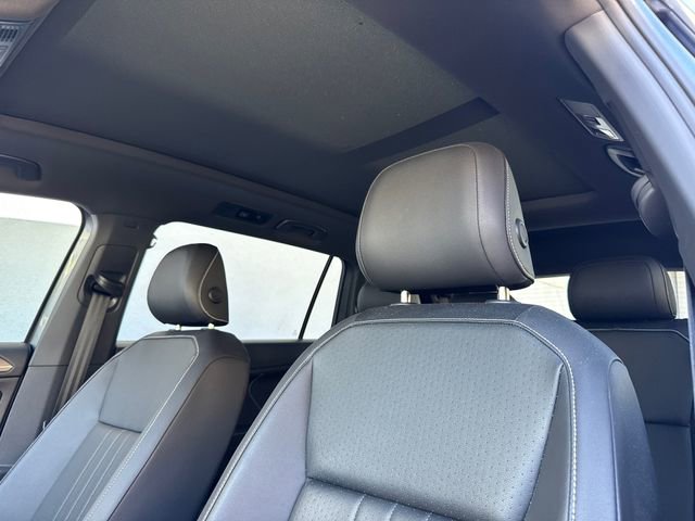 Certified 2022 Volkswagen Tiguan SE R-Line image 3