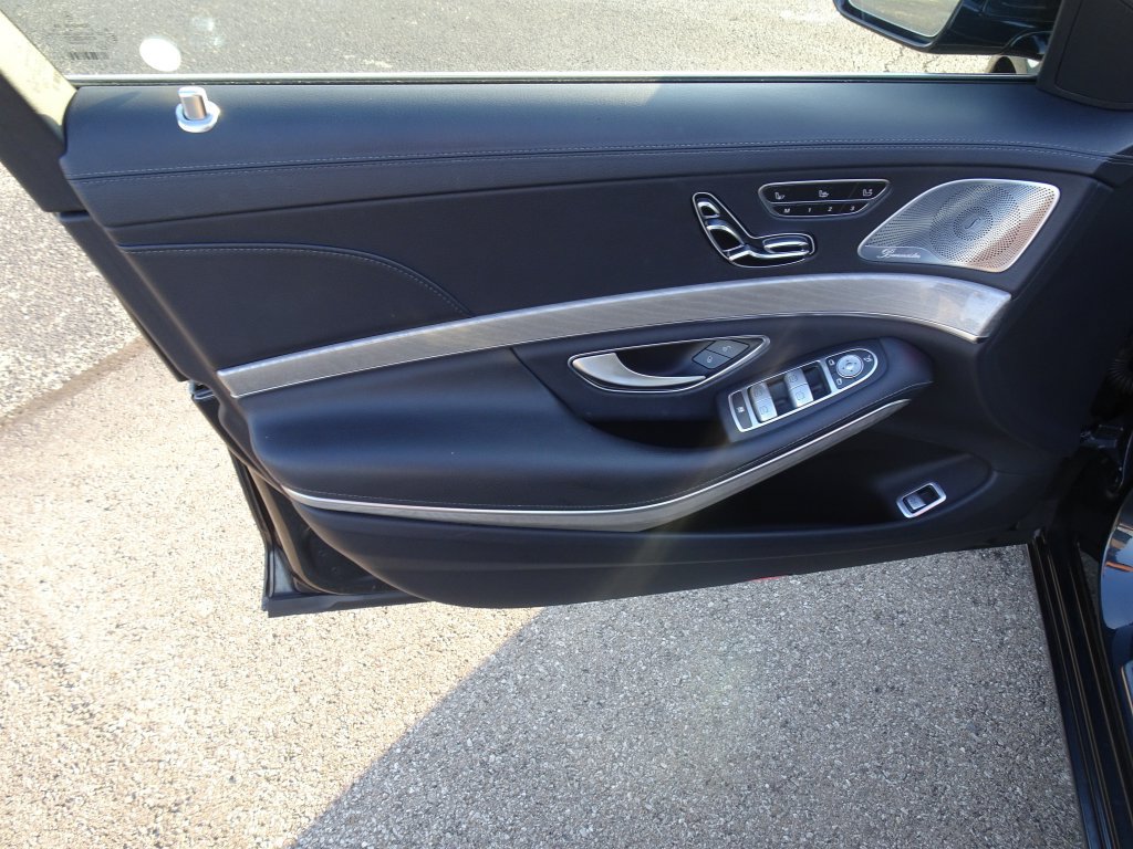Used 2017 Mercedes-Benz S 550 4MATIC Sedan image 9