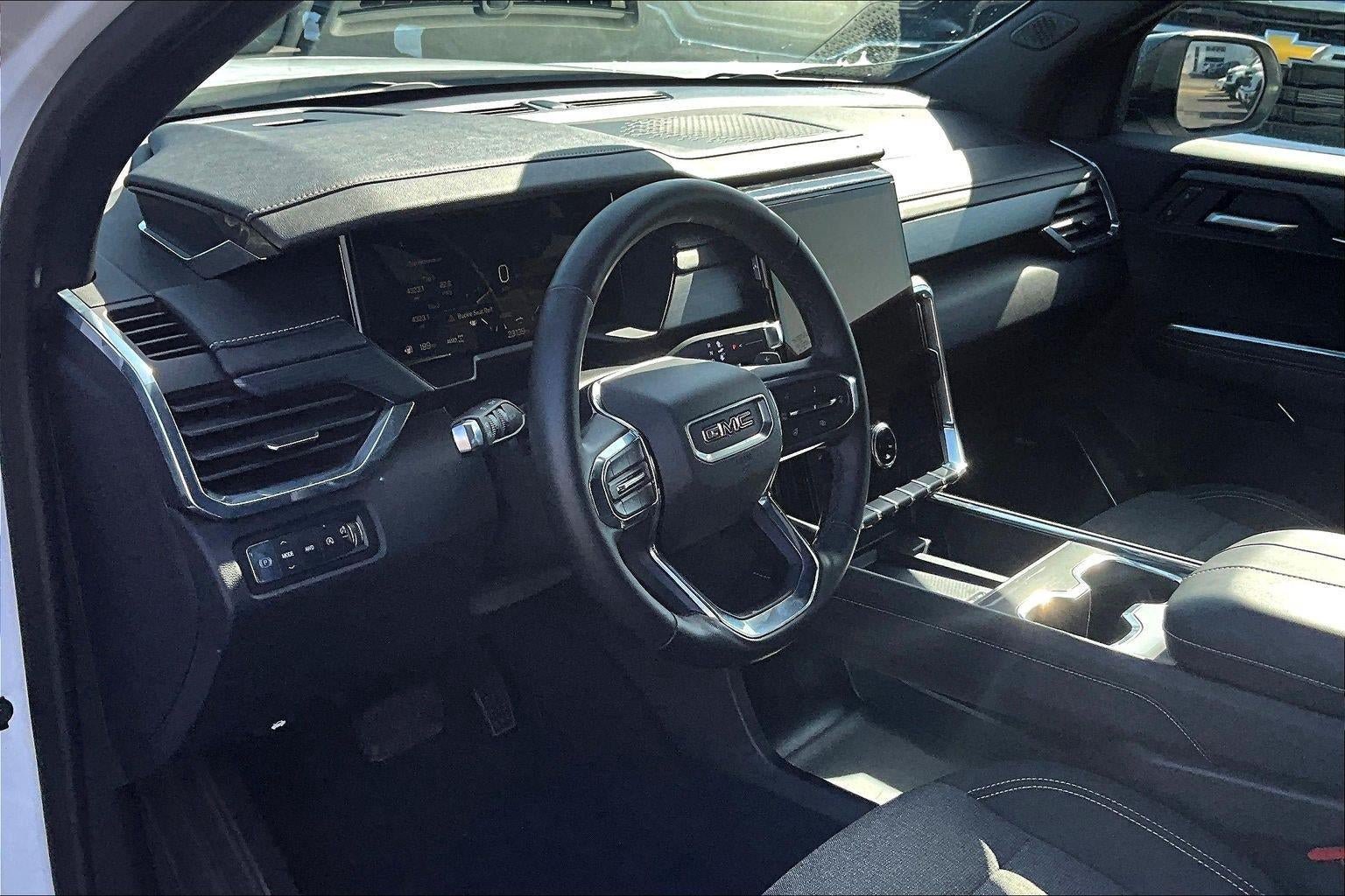 Used 2025 GMC Acadia Elevation AWD/4WD image 15