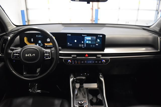 Used 2024 Kia Sorento S AWD/4WD image 5