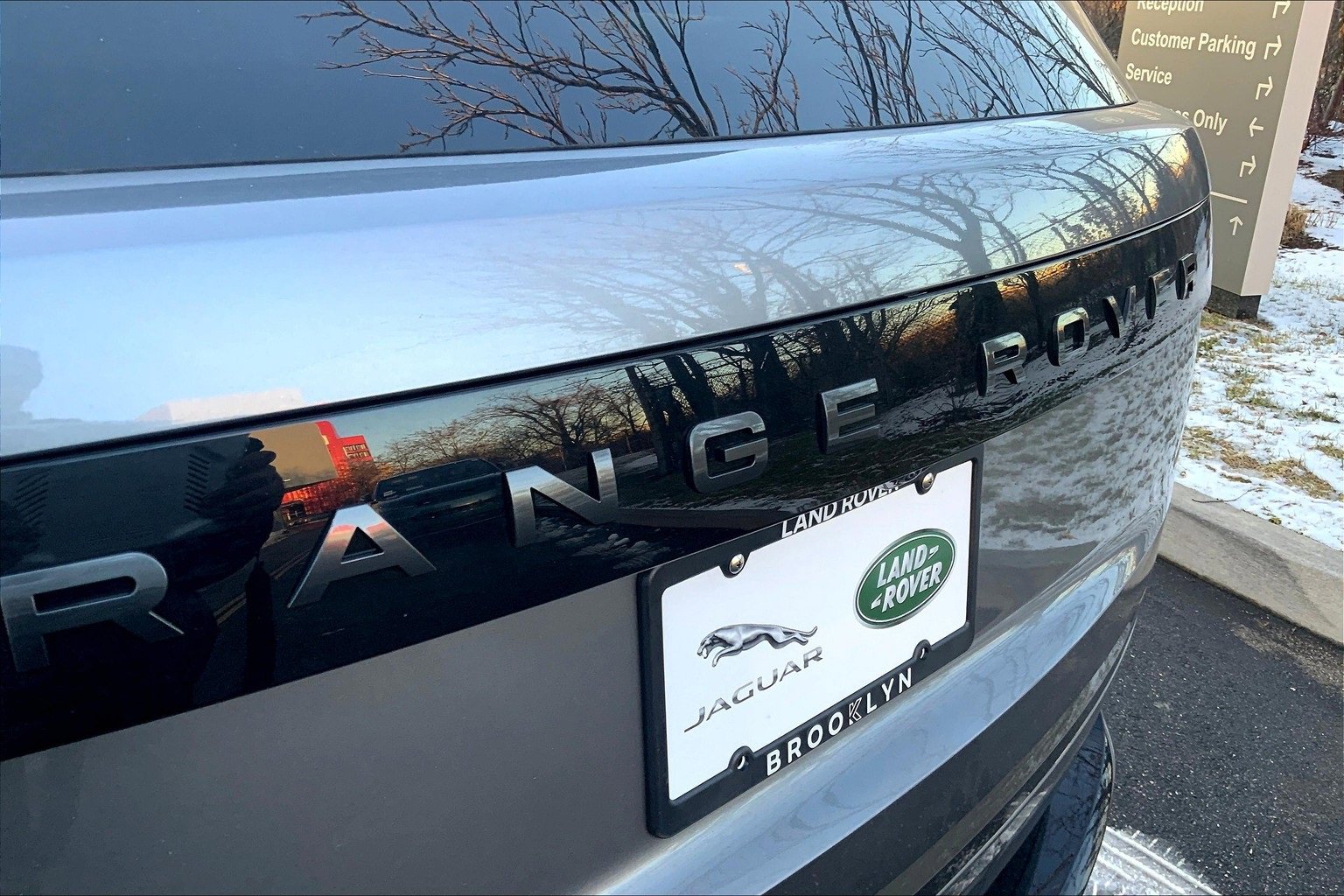 New 2025 Land Rover Range Rover SE image 15