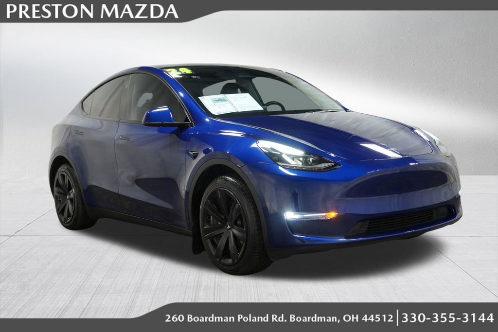 Used 2024 Tesla Model Y Long Range AWD/4WD image 1