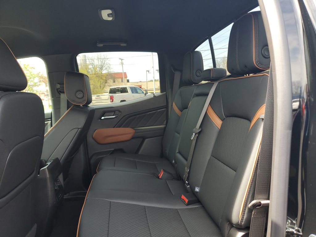 New 2026 GMC Canyon AT4 w/ AT4 Premium Package AWD/4WD image 9