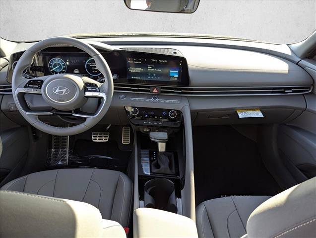 Certified 2025 Hyundai Elantra SEL FWD image 14