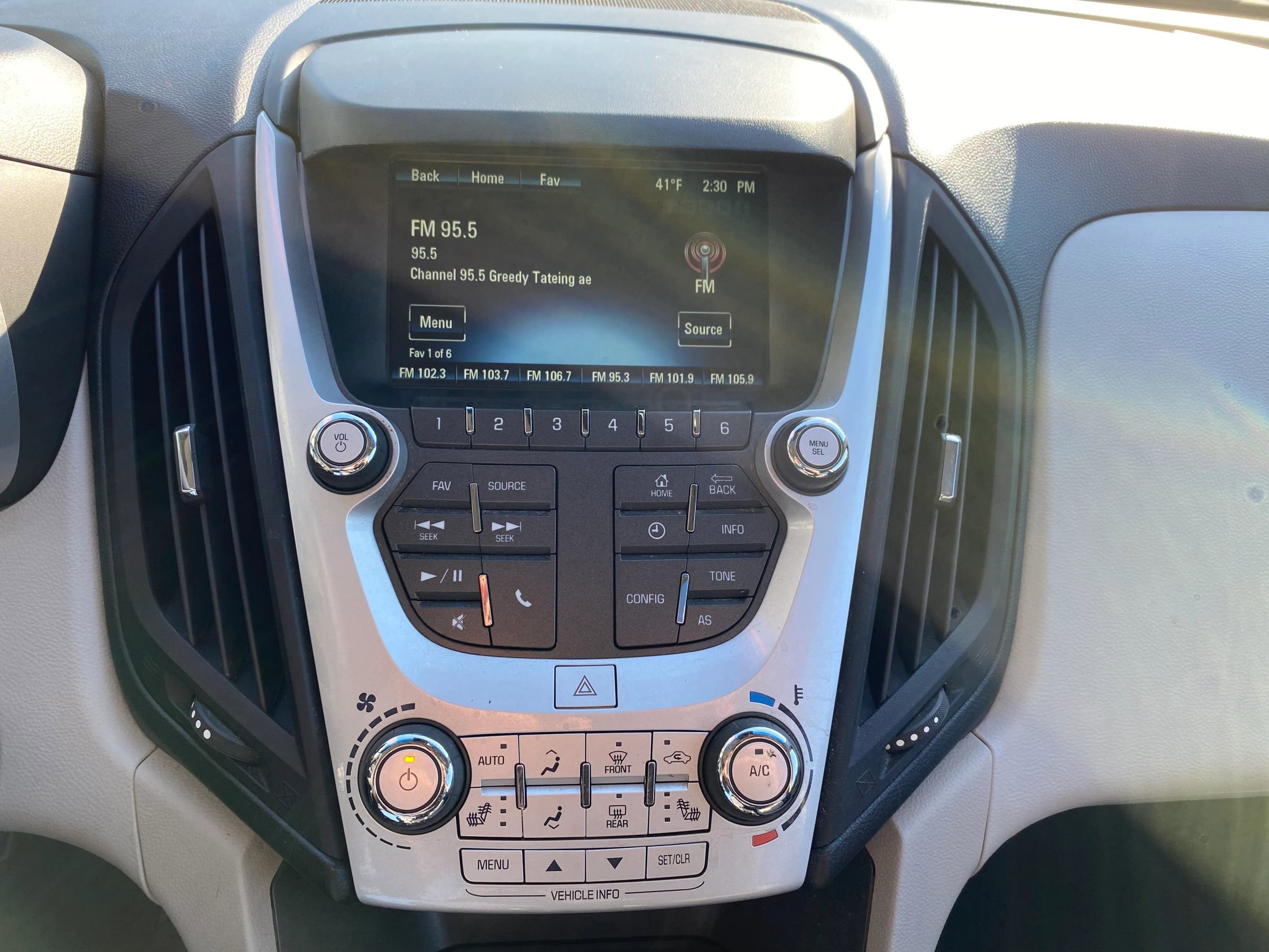 Used 2016 Chevrolet Equinox LT w/ Convenience Package image 18