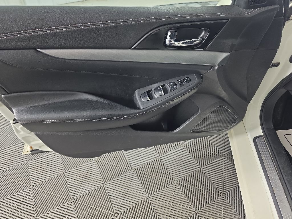 Used 2016 Nissan Maxima 3.5 SL FWD image 11