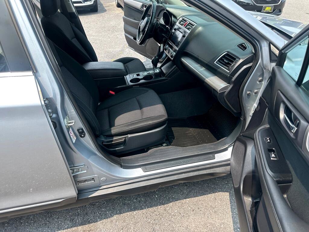 Used 2017 Subaru Outback 2.5i Premium image 31