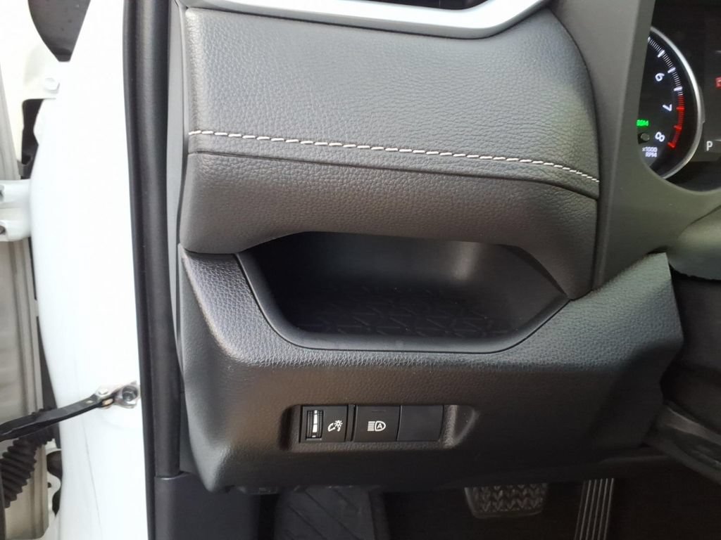 Used 2019 Toyota RAV4 XLE w/ All Weather Liner Package AWD/4WD image 30