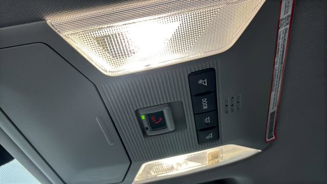 Used 2025 Toyota RAV4 LE AWD/4WD image 24