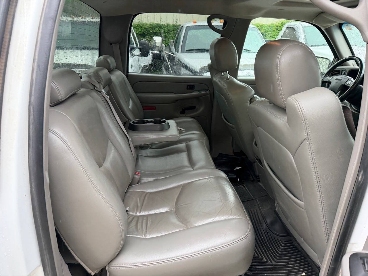 Used 2006 GMC Sierra 2500 SLT w/ Heavy-Duty Power Package AWD/4WD image 10