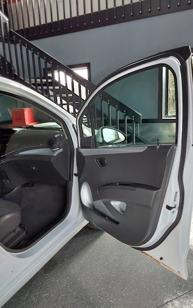 Used 2014 Chevrolet Spark LT FWD image 10