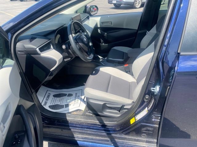 Used 2025 Toyota Corolla LE w/ Convenience Package FWD image 12