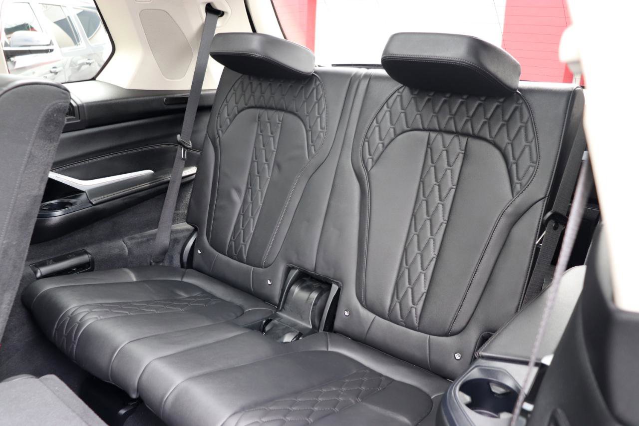 Used 2025 BMW X7 xDrive40i image 13