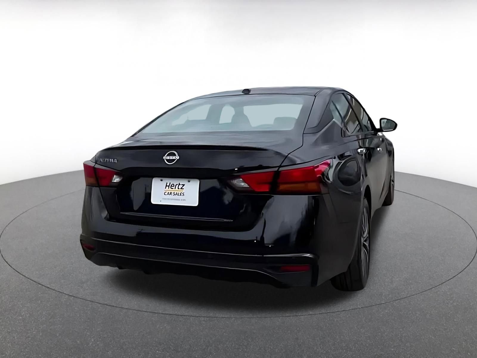 Used 2025 Nissan Altima 2.5 SV image 14