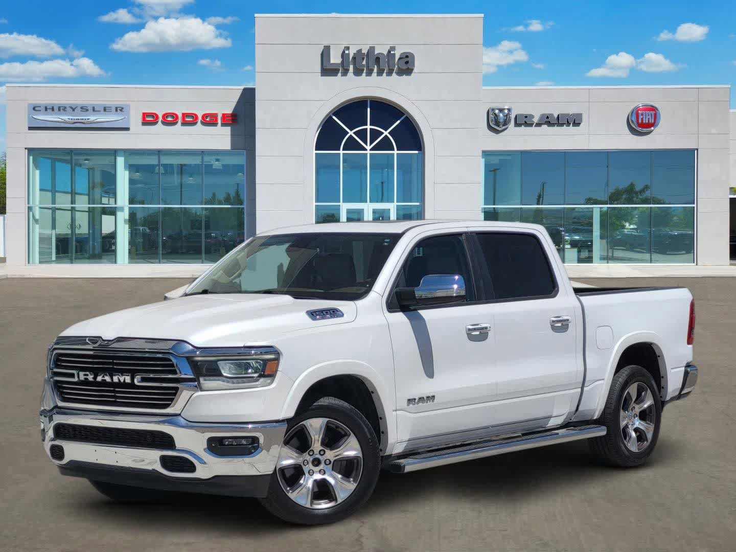 Used 2019 RAM 1500 Laramie AWD/4WD image 1