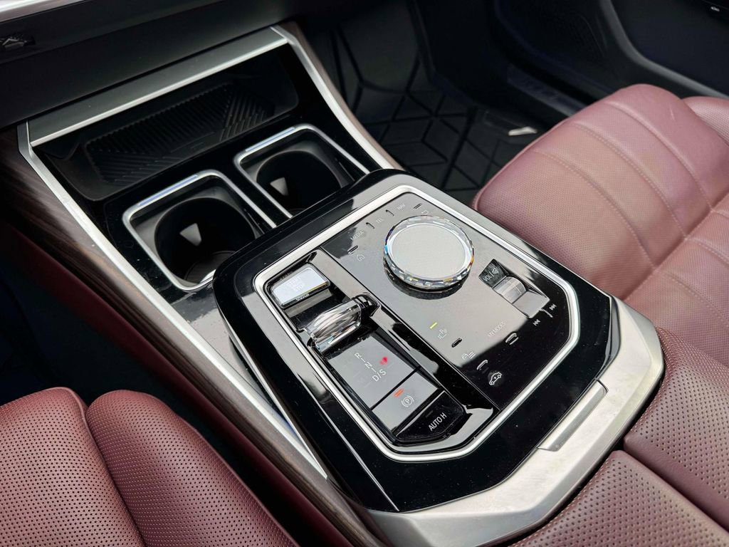 Used 2023 BMW 760i xDrive w/ Parking Assistance Package AWD/4WD image 32