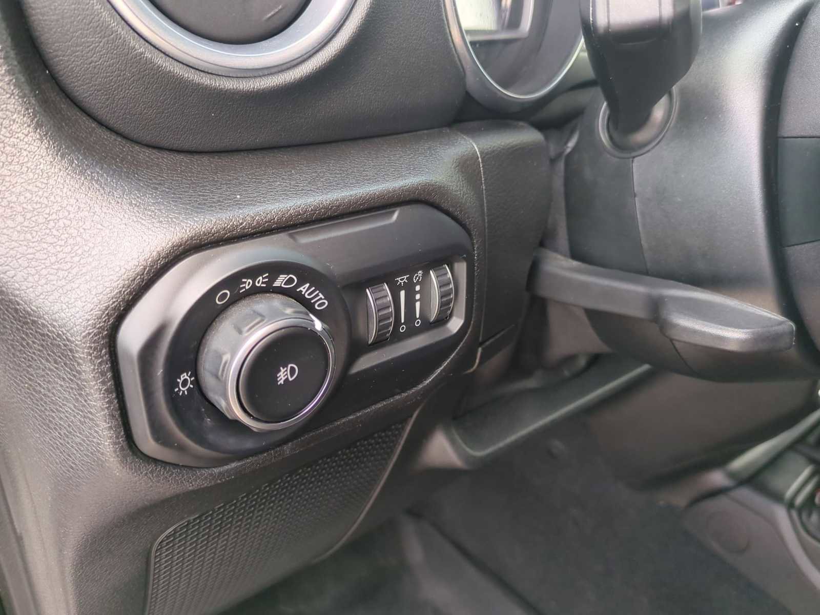 Used 2020 Jeep Wrangler Unlimited Rubicon w/ Quick Order Package 28Y Recon image 35