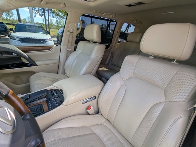Used 2021 Lexus LX 570 4WD w/ Luxury Package image 10
