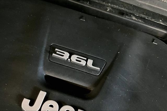 Used 2020 Jeep Gladiator Overland AWD/4WD image 28